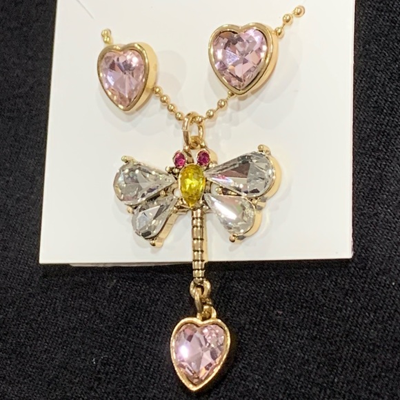 BETSEY JOHNSON Sparkling Crystals HEART EARRINGS & DRAGONFLY NECKLACE SET! - Picture 3 of 9
